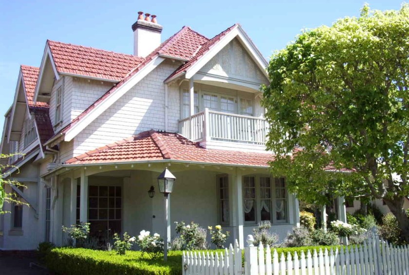 Roubaix 12 Llandilo Ave side view. Photo Cathy Jones