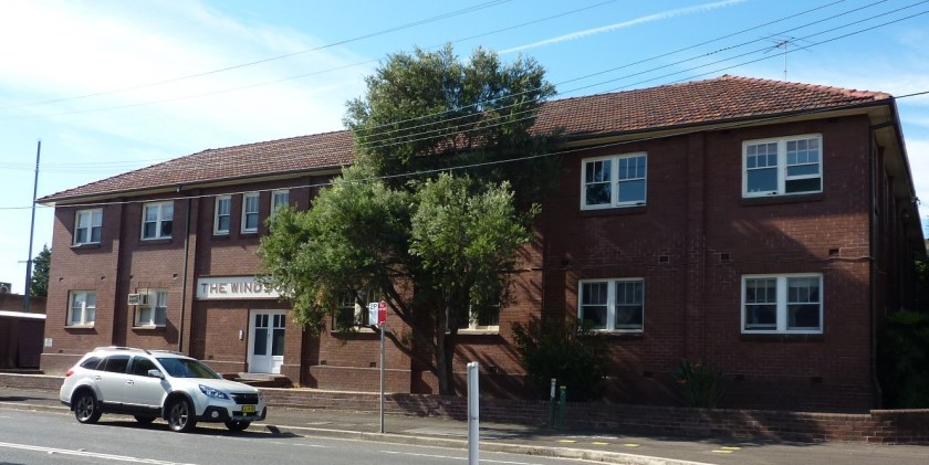 'The Windsor' Knight Street Homebush. Photo Cathy Jones 2016