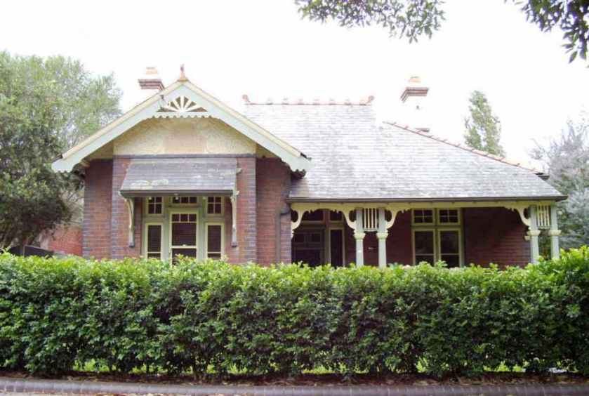 Rosebud 41 Broughton Rd. Photo Cathy Jones