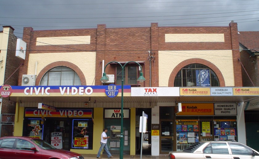 9-11 Rochester Street. Photo Cathy Jones 2004