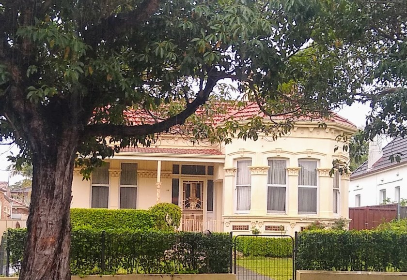 Surrey 43 The Crescent