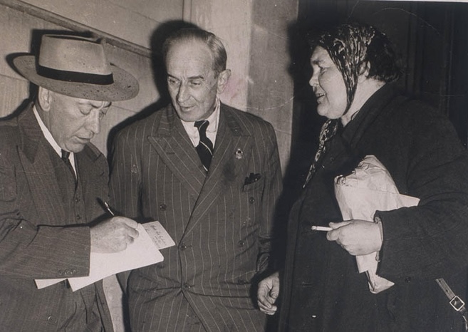 Bea Miles. State Library of NSW, Call No. PXE 721 no. 40